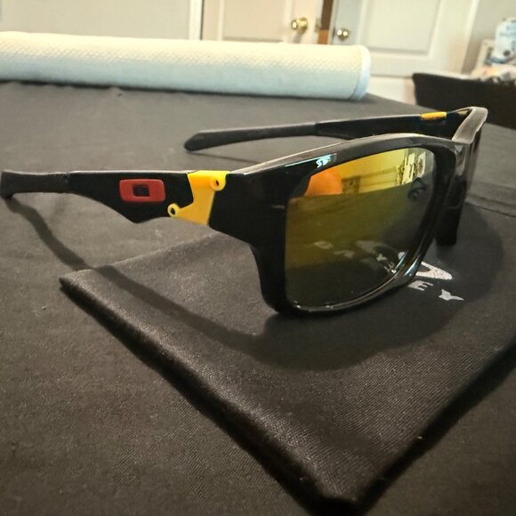 Oakley Jupiter Mens Sunglasses Gold Reflective Lenses - Picture 2 of 9